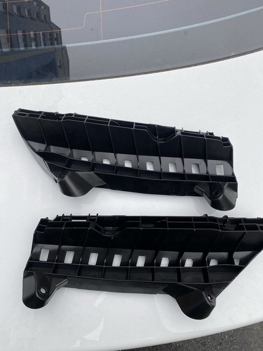 Кріплення під фари Тойота венза