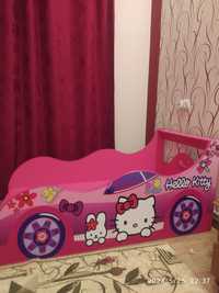 Ліжко -машинка для дівчинки