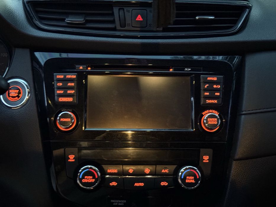 Продам автомобиль Nissan Rogue 2017 2.5 Газ