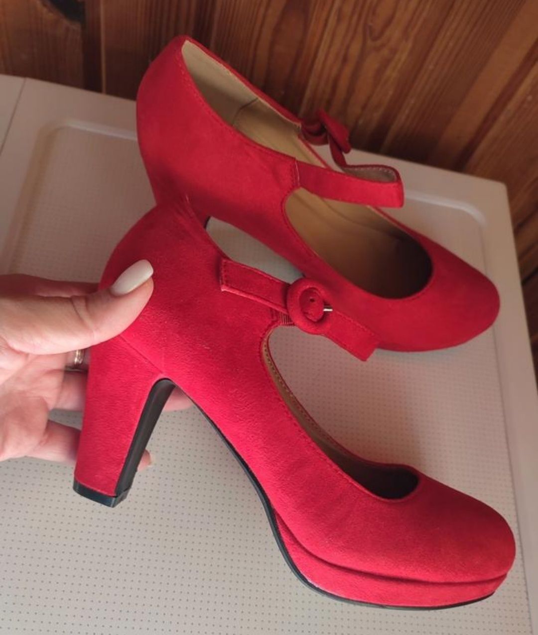 Туфлі червоні 38