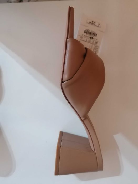 Sandalias stradivarius novas