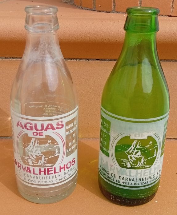 Conjunto de garrafas antigas pirogravadas