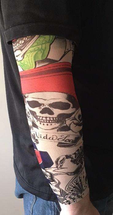 Manga tatuada para antebraço