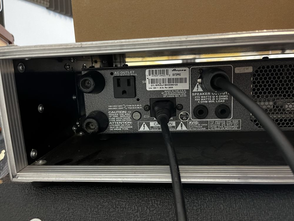 Ampeg SVT-3 PRO + CASE - wzmacniacz basowy head
