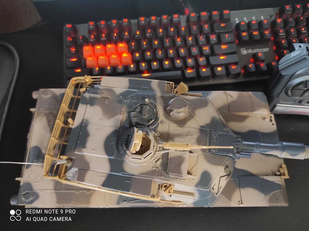 танк Abrams на радиоуправлении