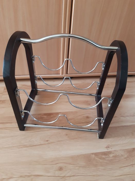 Stojak na wino - drewno mahoń + chrom