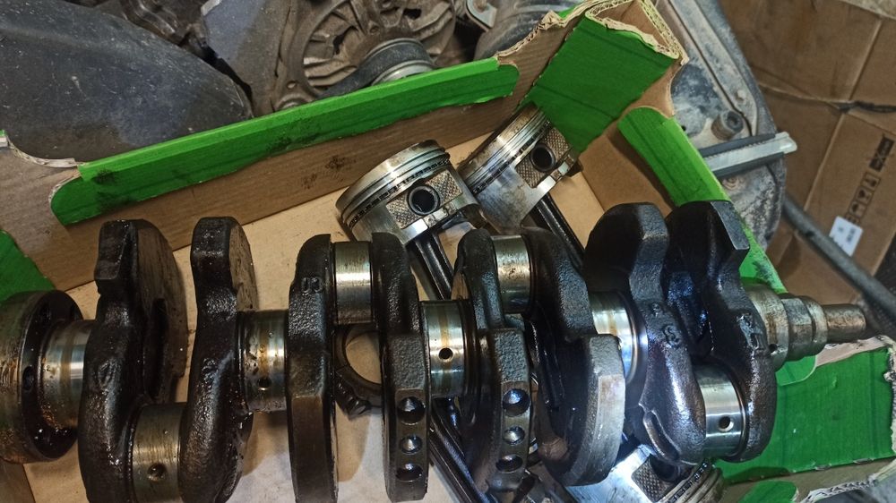 Części silnika  daihatsu feroza 1.6