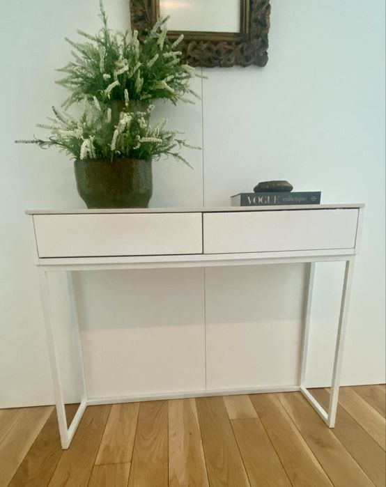 Mesa hall de entrada em estilo moderno