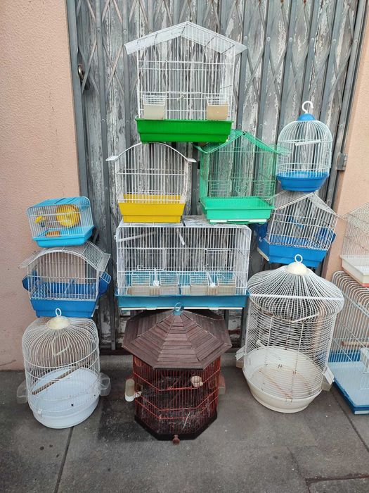 Tenho gaiolas par troca por aves agaporne ring neck caturras ou outras