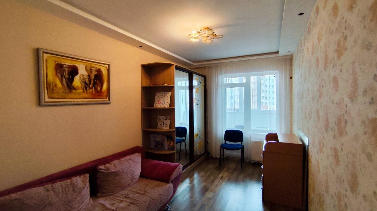 Продам 2 ком. с ремонтом и кладовкой на этаже в ЖК Радужный(114-564)