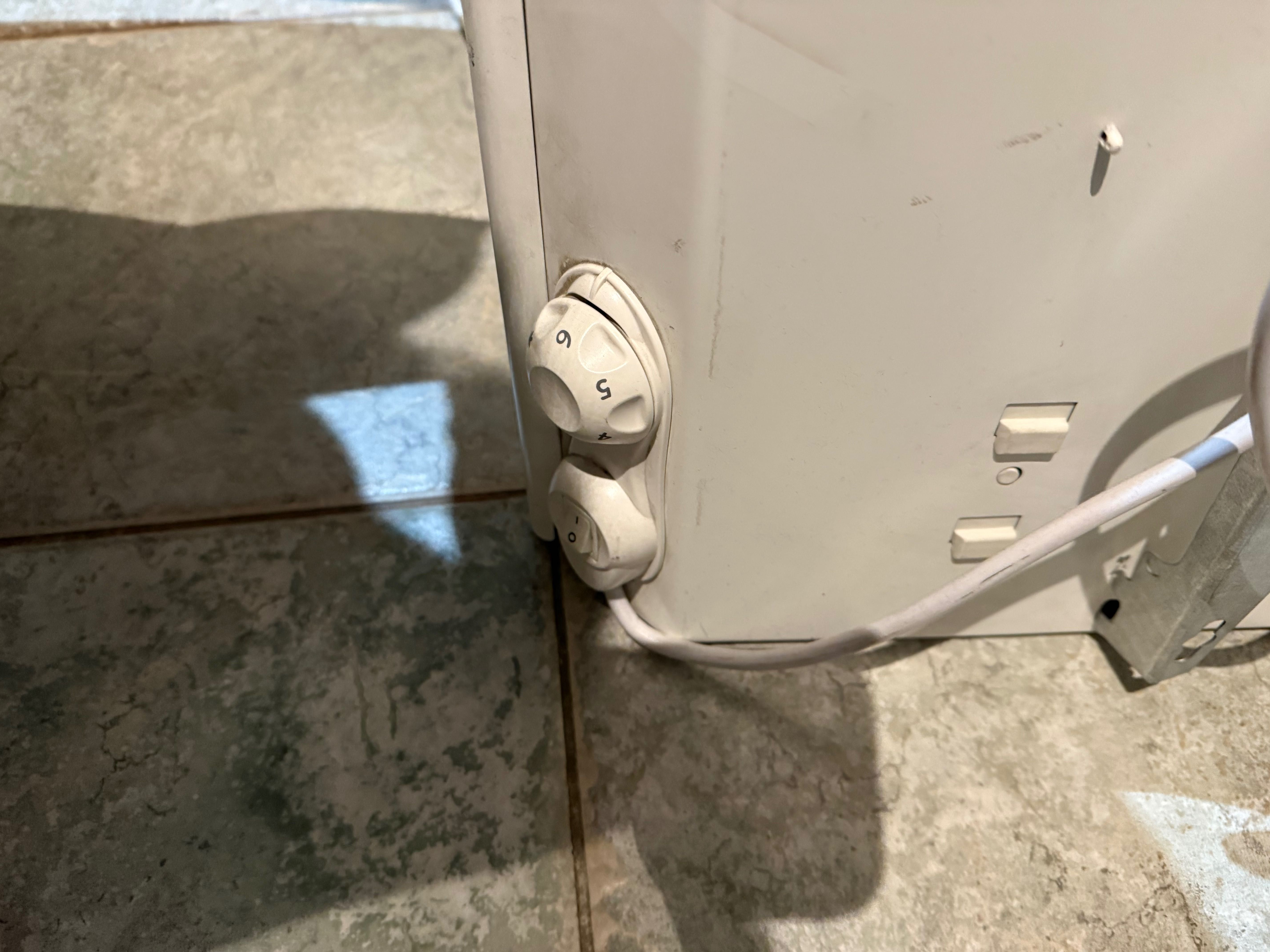 Grzejnik elektryczny ścienny