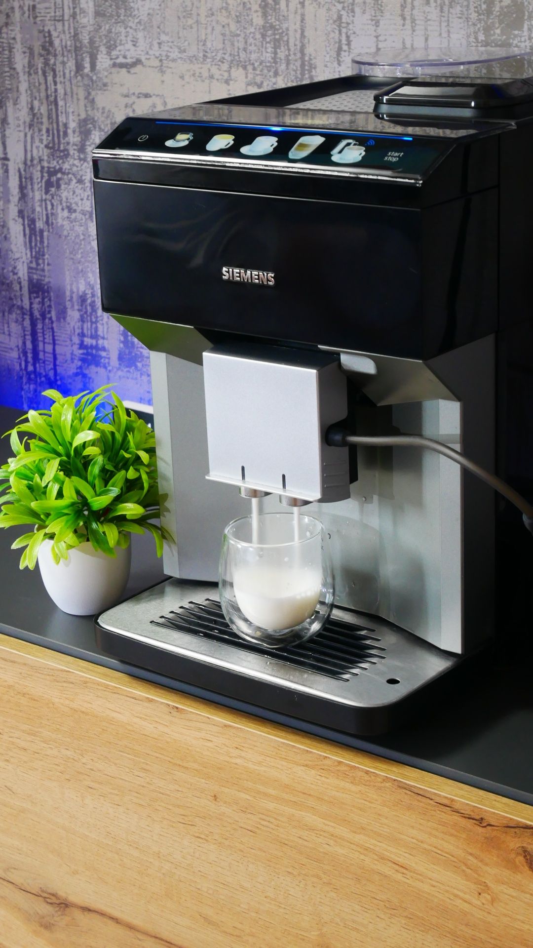Кавомашина Siemens EQ500 classic connect WiFi TP507DX4