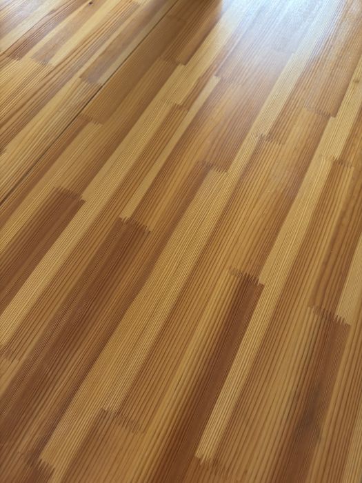 Mesa de madeira branca com 6 cadeiras