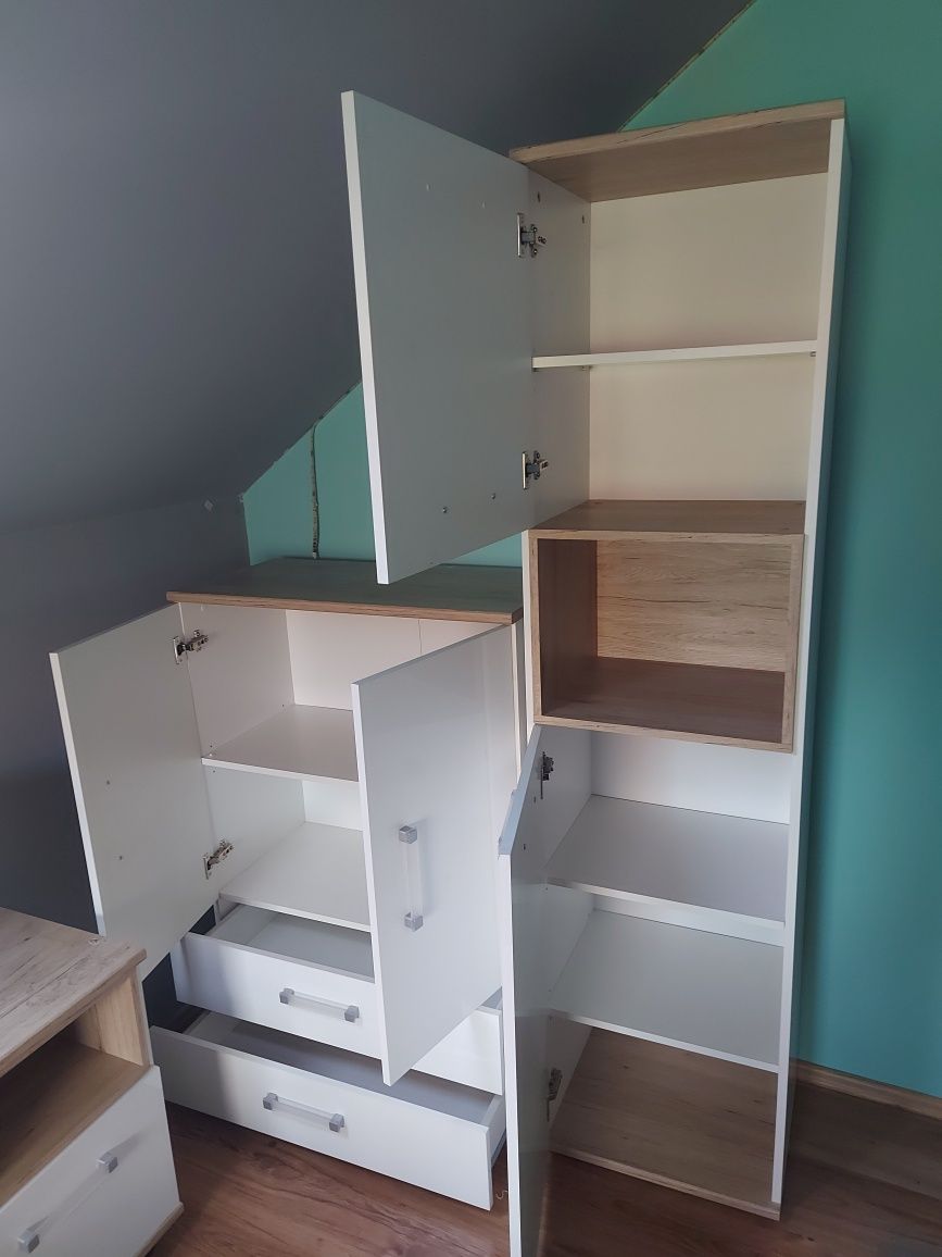 Meble młodzieżowe z zestawu Wójcik Amazon