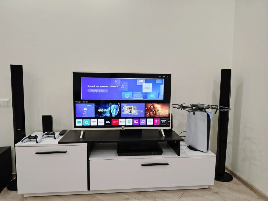 Телевізор 4K  LG 43UM7390PLC