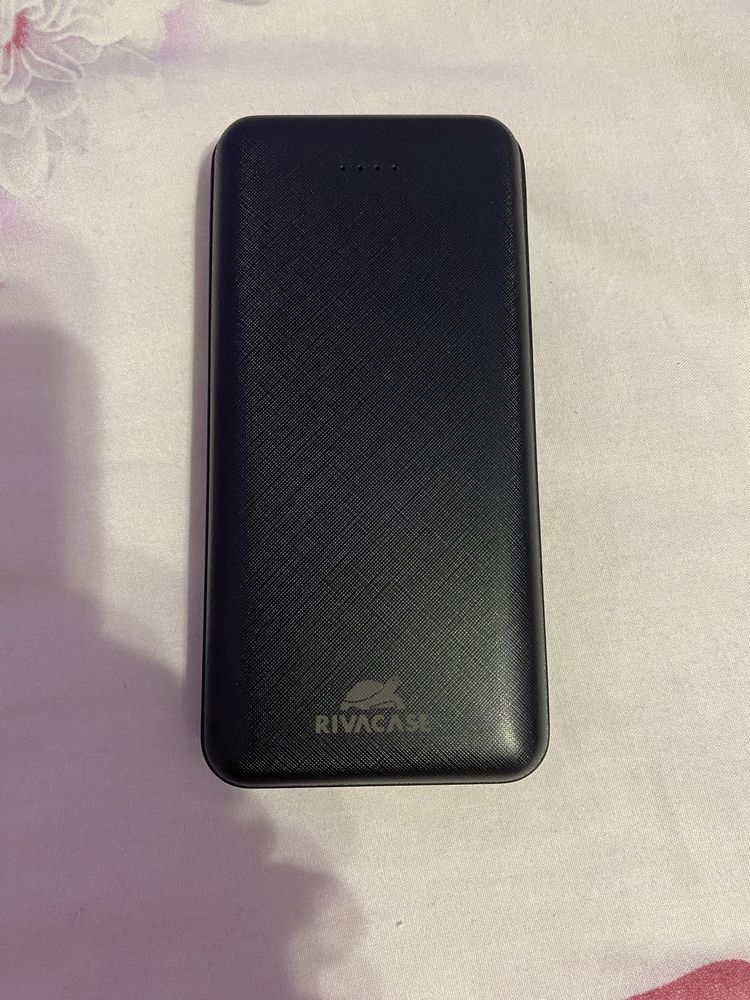 Продам павербанк Rivacase 20000