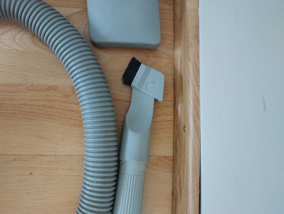Wąż do odkurzacza Clatronic z rurą i szczotką
