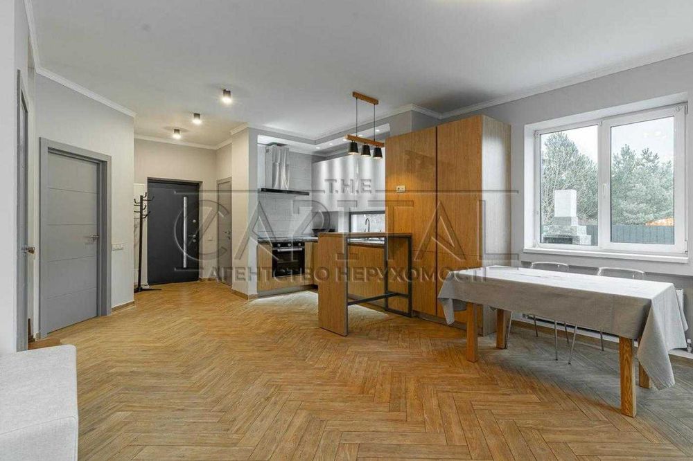 Продажа Дома! с Бассейном ! большая территория Киев