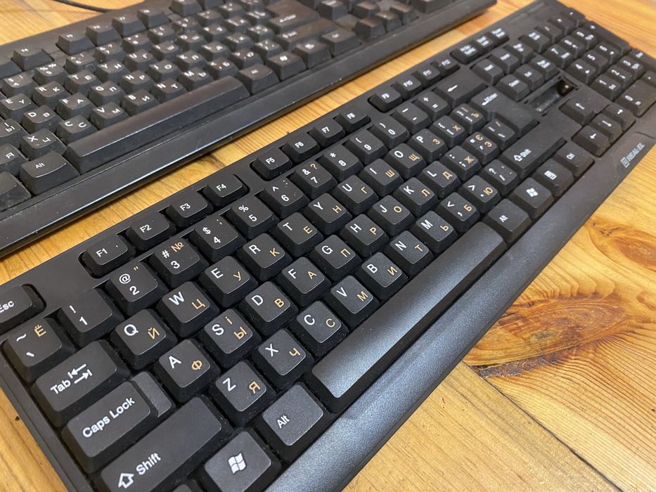 Клавіатура Real. El бездротова для ноутбука та компʼютера.