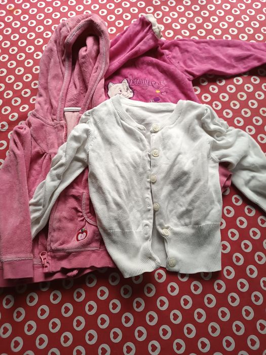 Sweterek Mothercare I dwie bluzy na 86.