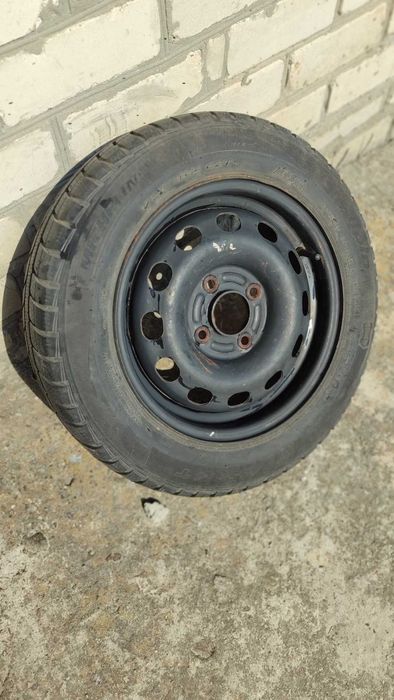 Продам колесо (Ford) в зборі з зимовою гумою.