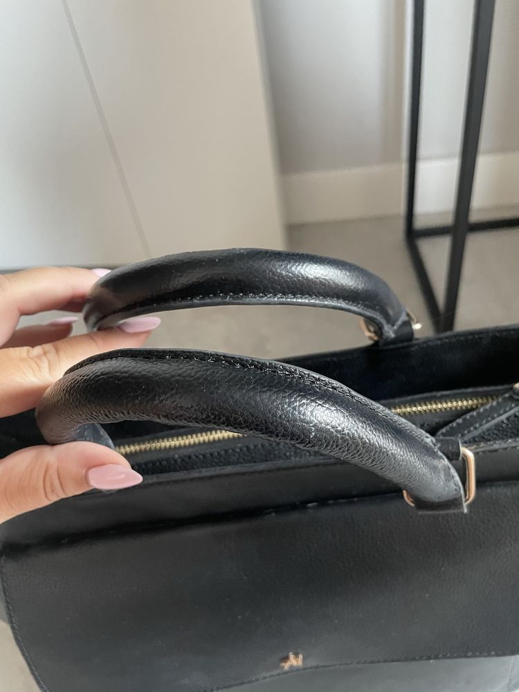 Torebka czarna skórzana Anna Field shopperka do pracy na laptop