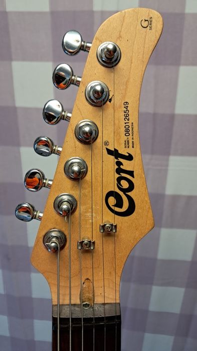 Продам электрогитару Cort G200
