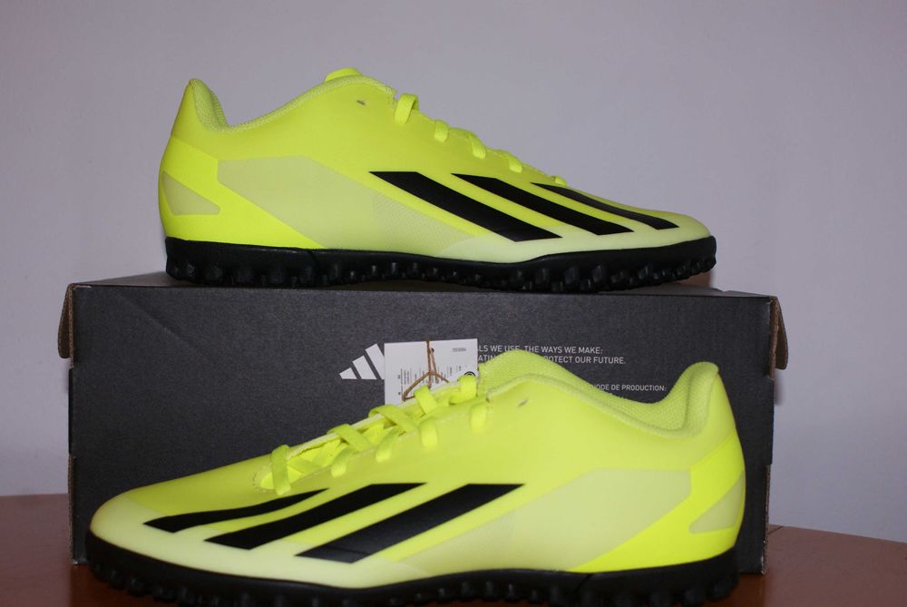 Buty piłkarskie turfy adidas X Crazyfast Club TF IF0723 r.42