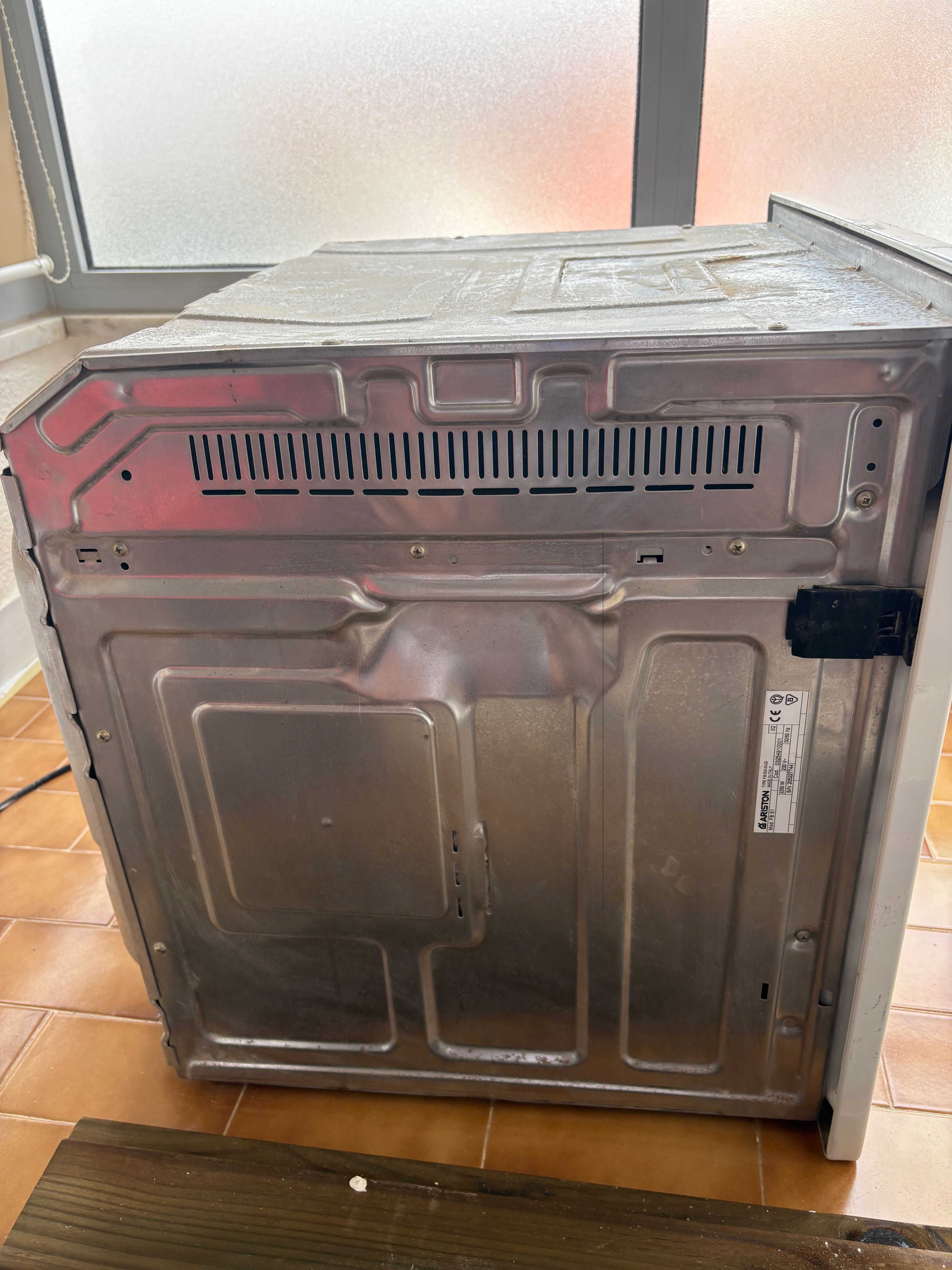 Forno encastrar Ariston