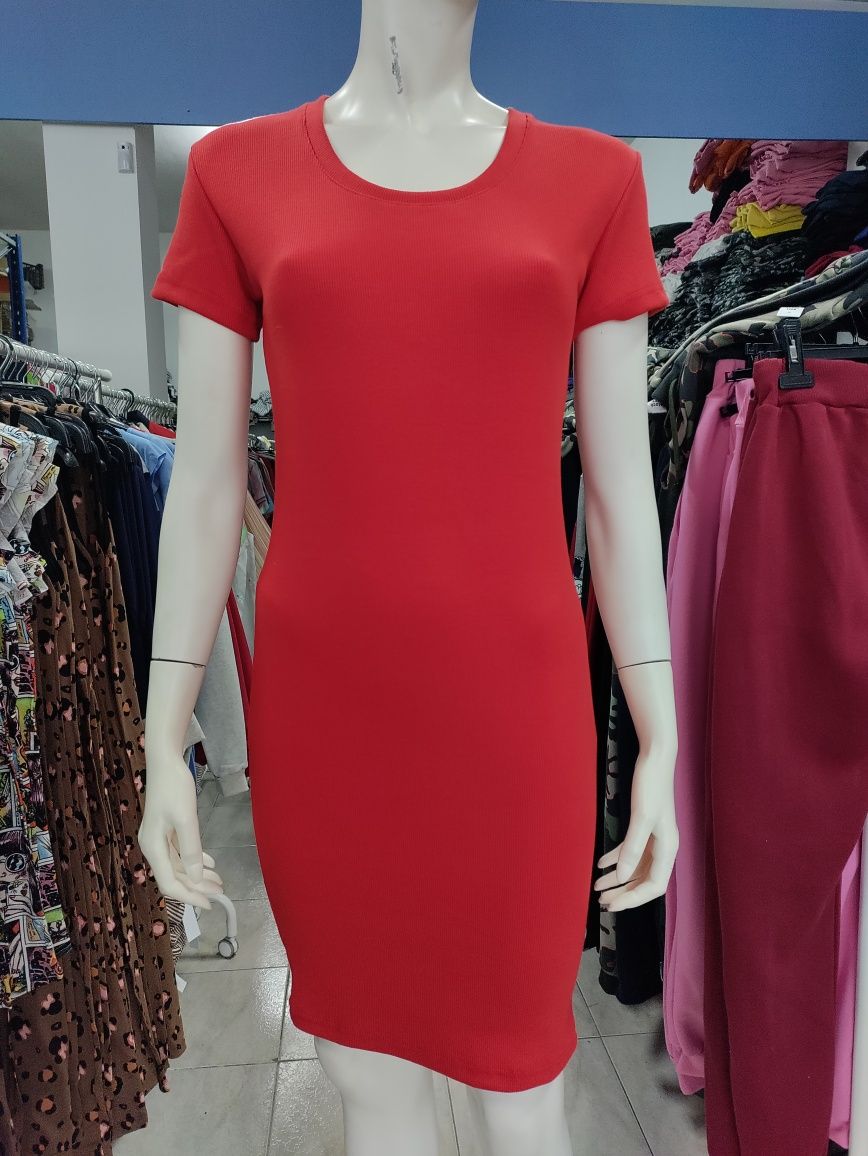 Vestidos 3,50 Euros.                  Só para REVENDA