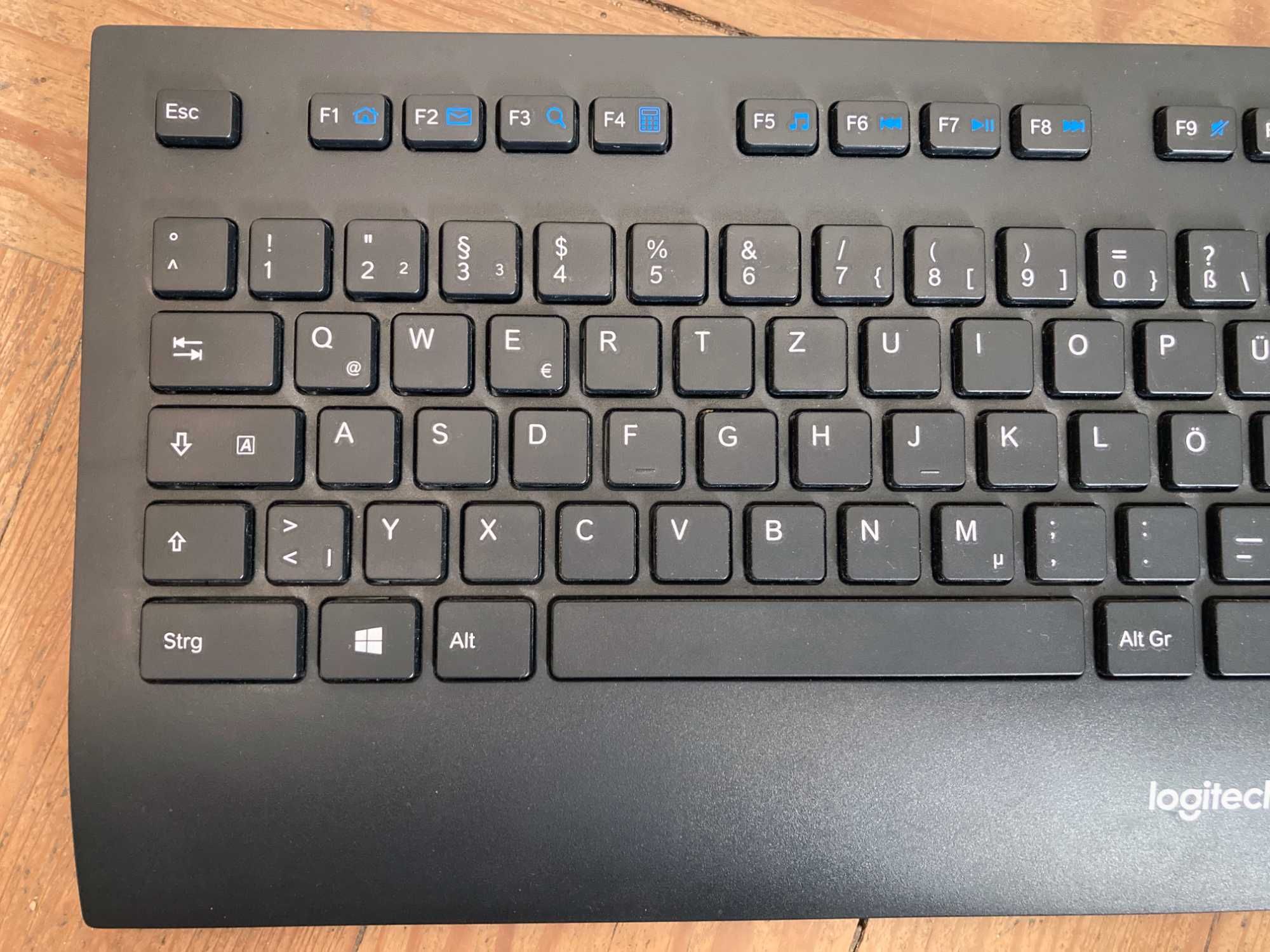Teclado Logitech K280e Pro - QWERTZ / NUM PAD
