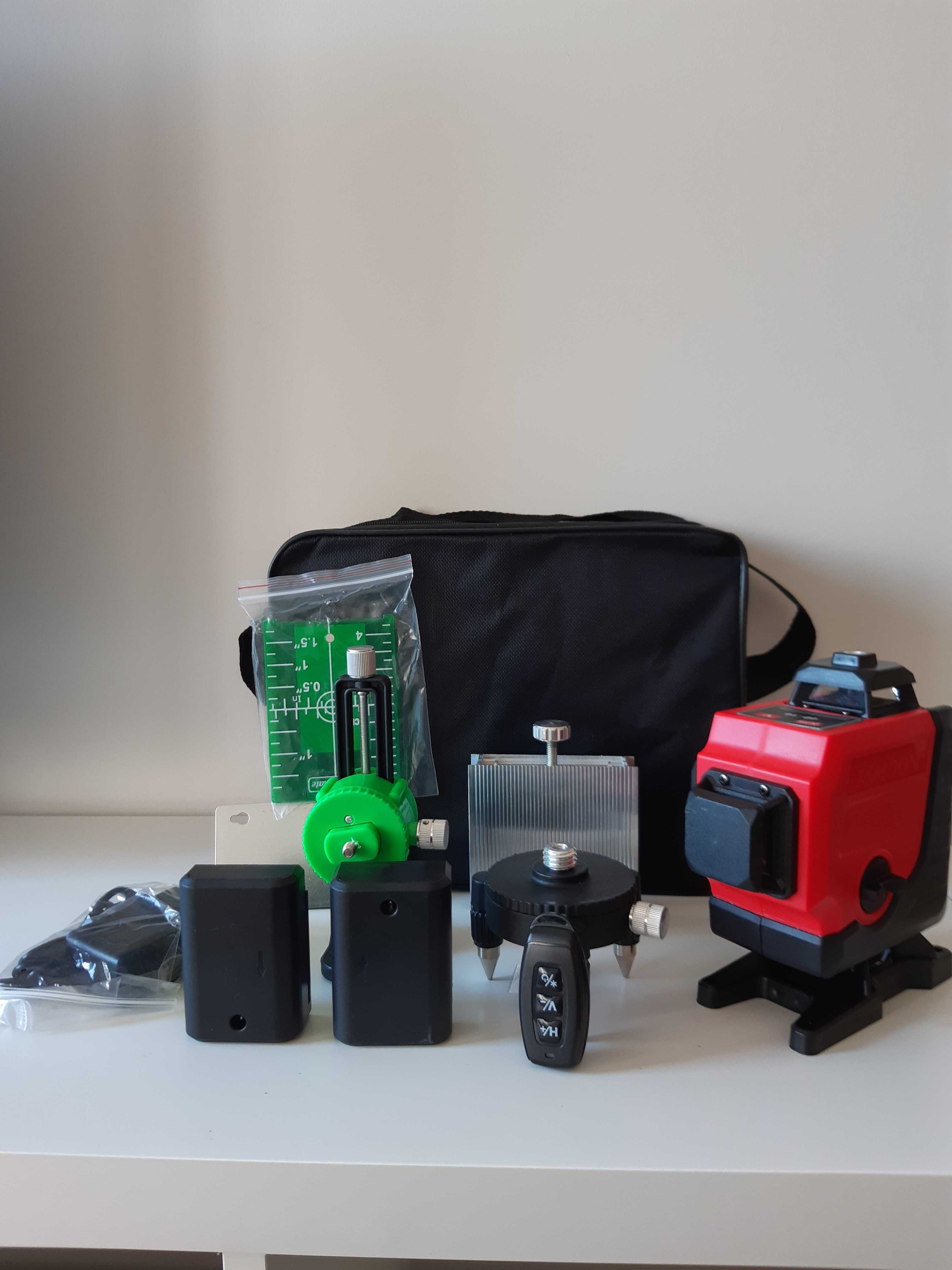 Laser 360 / 16 Linhas Verdes Vermelhas / 2 Baterias / Estojo (NOVO)