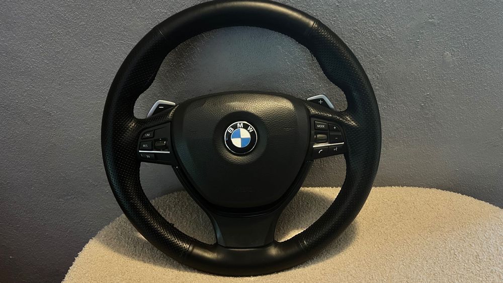 Volante BMW F10/F11 com patilhas