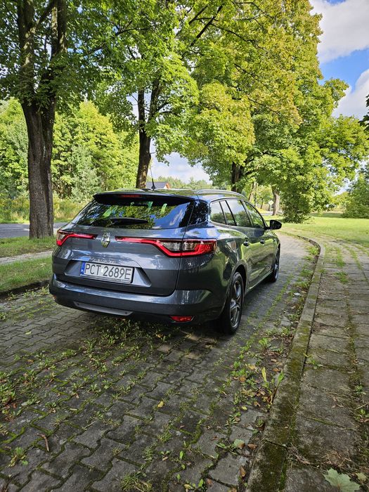 Rezerwacja Megane kombi limitem salon automat edc