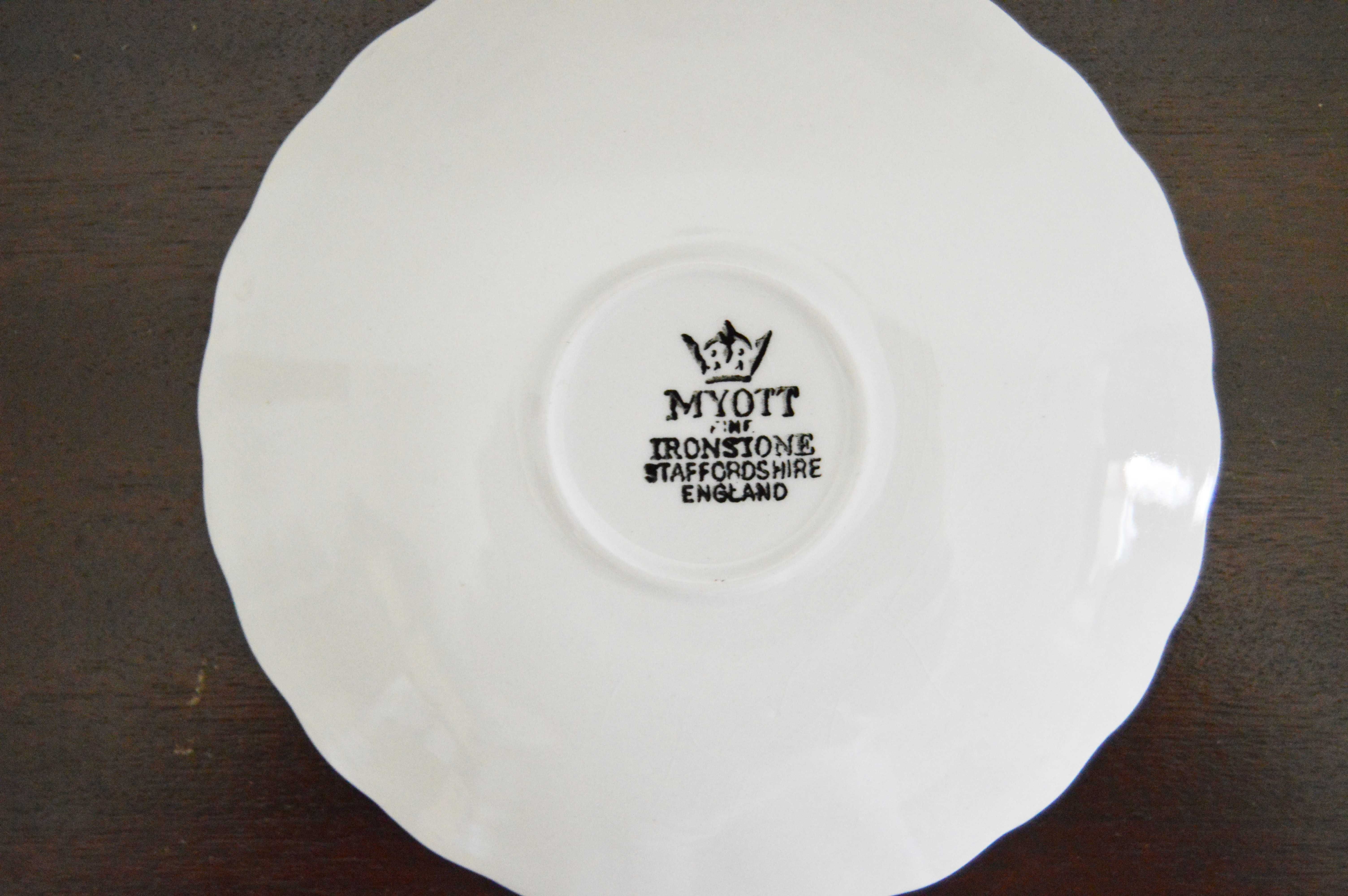 Conjunto de Chá e Café Inglês Myott Ironstone.