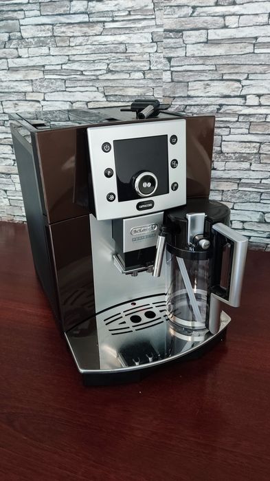 Кавомашина в Кожен Дім ® Delonghi ESAM 5500