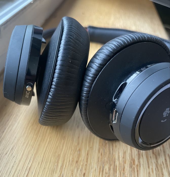 Słuchawki bezprzewodowe Poly Plantronics Voyager Focus B825