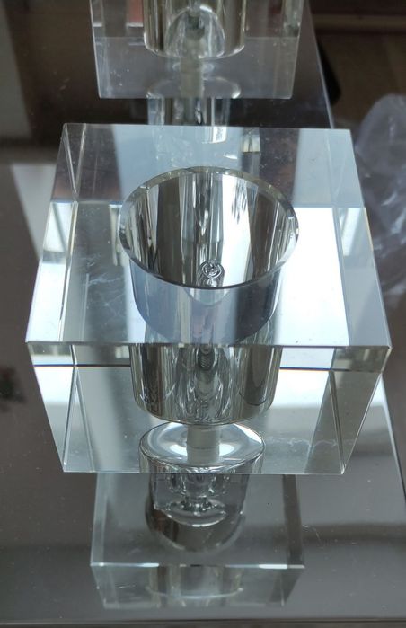 Люстра припотолочная с галогеновыми лампами