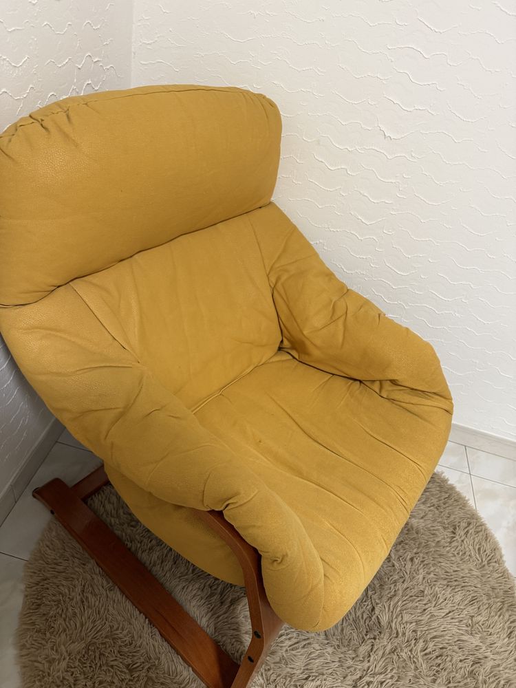 Cadeirão Amarelo