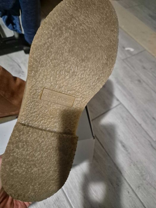 Buty Gino Rossi 42 zamsz nowe