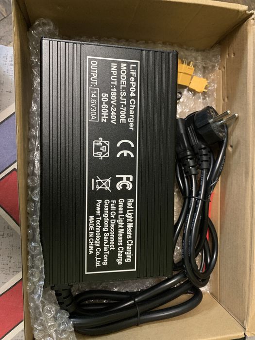 Зарядка для  акумуляторів універсальна фірмова HP нові!