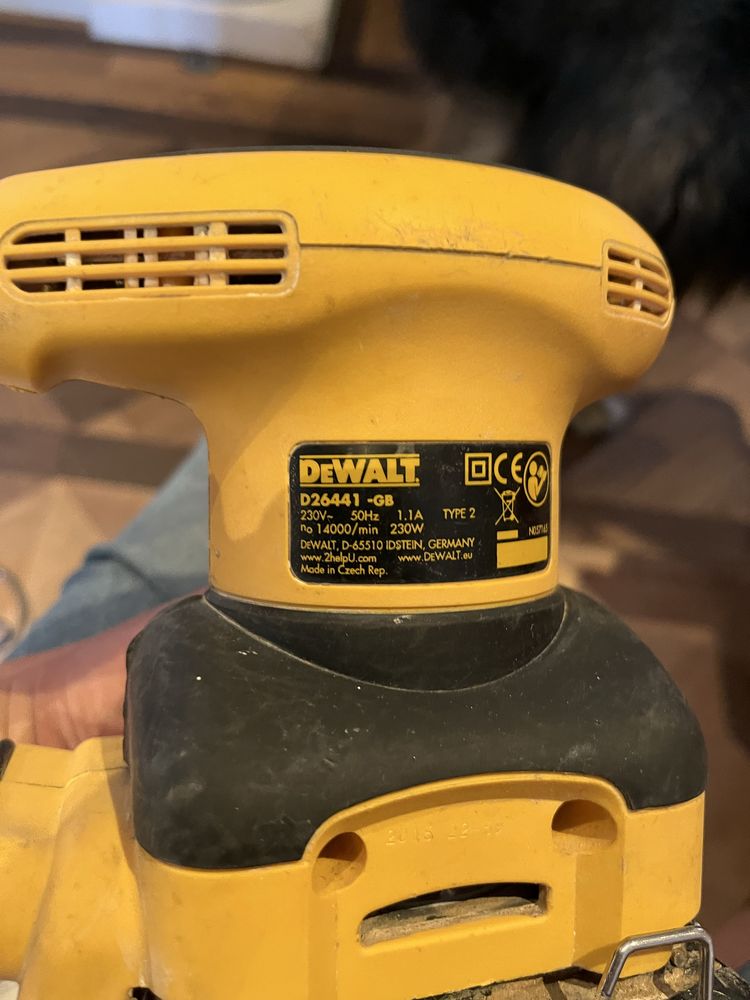 Szlifierka oscylacyjna dewalt dc26411