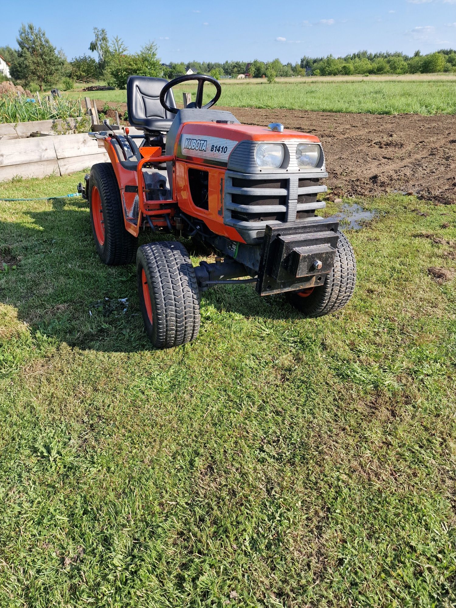Traktor kubota 1410 z osprzętem