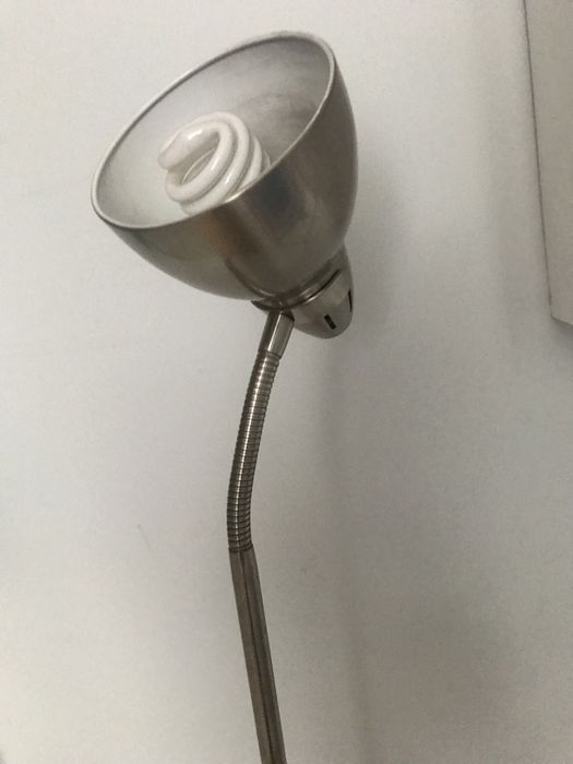Lampa stojąca  z okresu PRL ciemniowa.