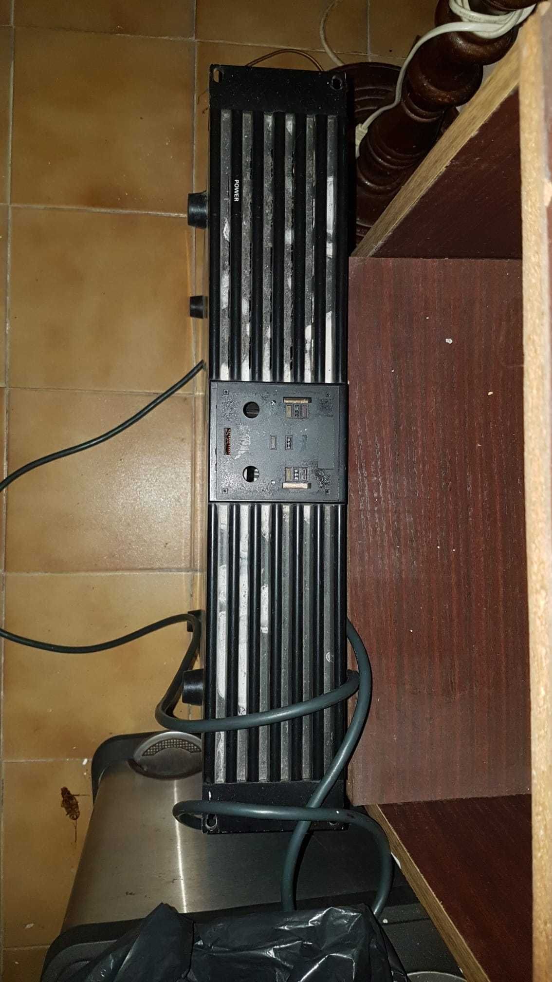 AMPLIFICADOR + 2 COLUNAS RAMSA - 300w