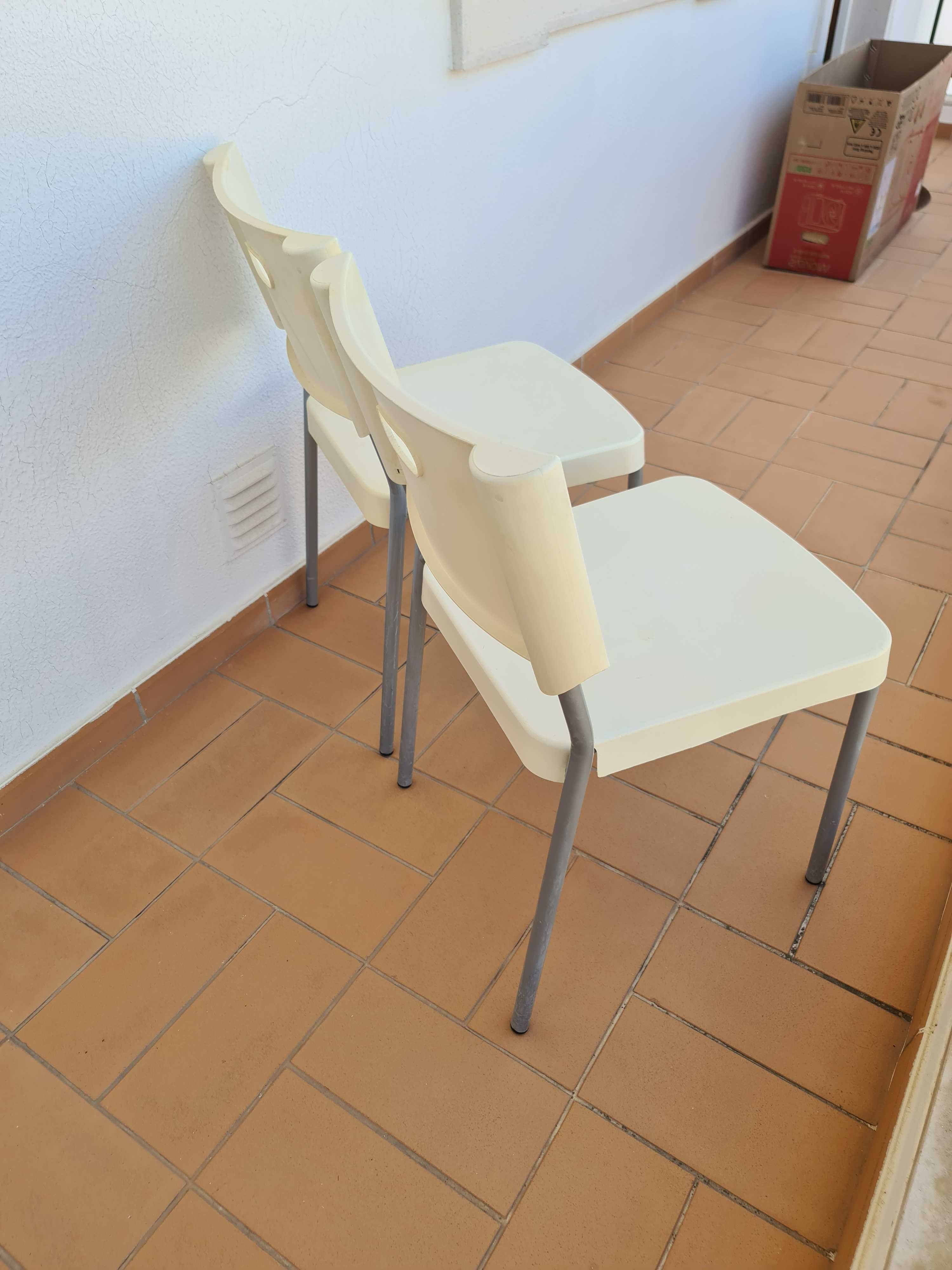 2 Cadeiras Brancas Par Cozinha Sala Mesa Kitchen Table White Chairs