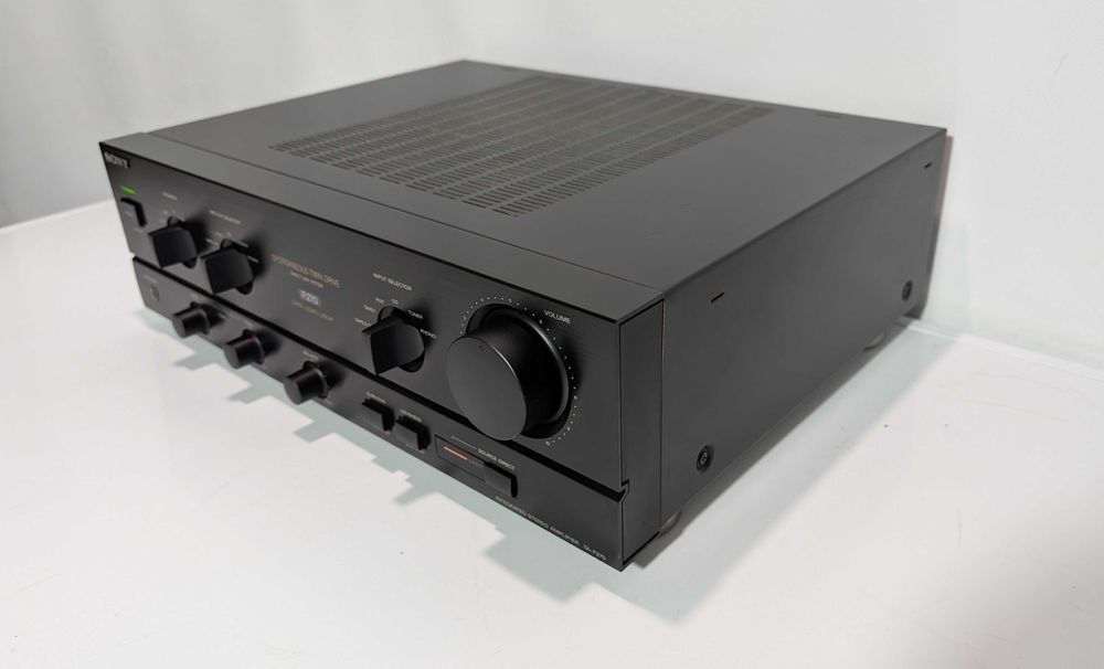 Підсилювач Sony TA-F270,має 90 Вт\канал\транзисторний\4-16 Ом\Японія