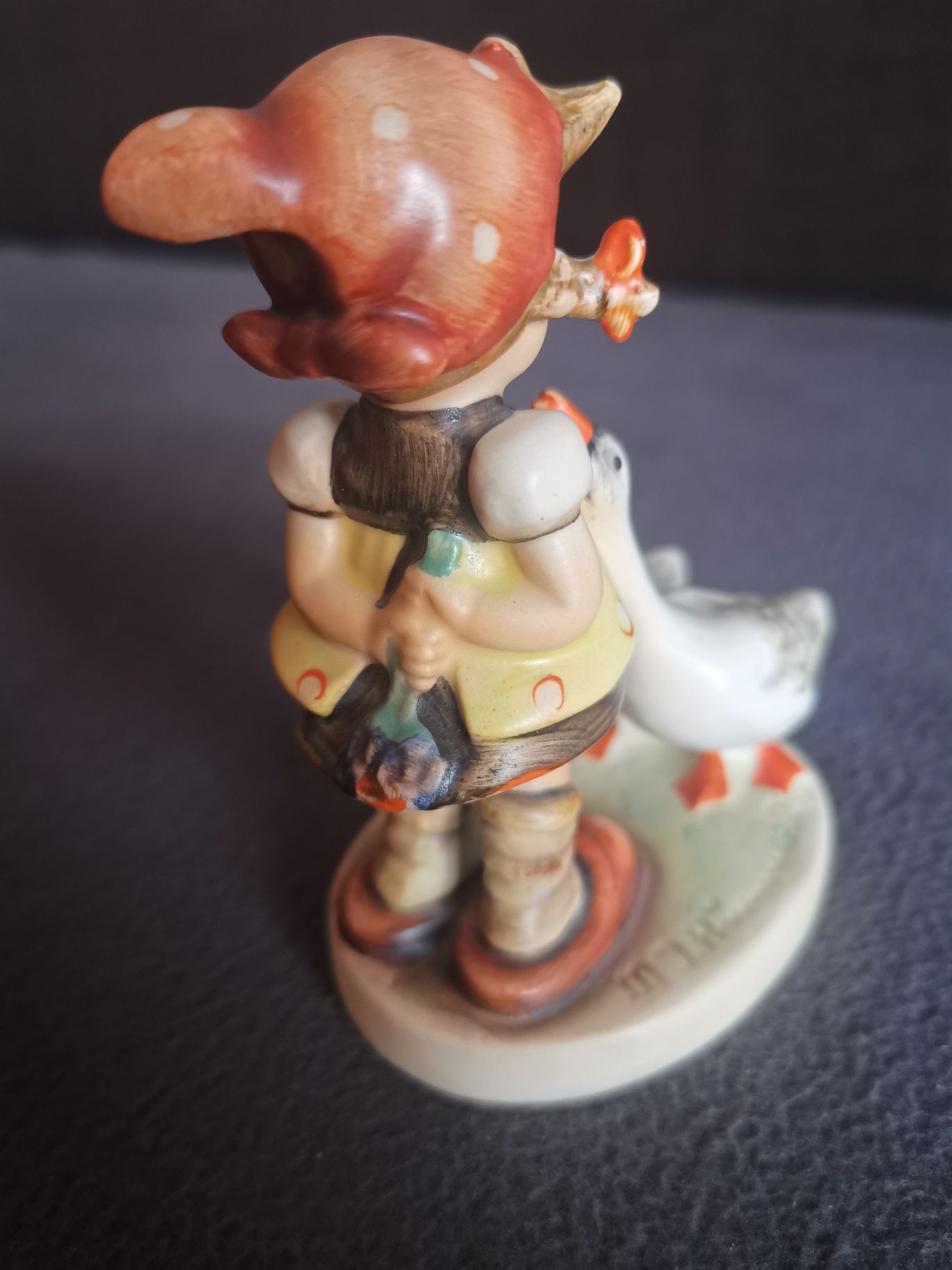 Figurka porcelanowa Goebel Mi Hummel