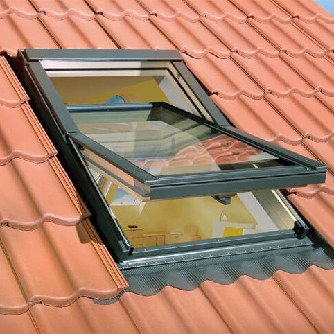 Okno dachowe Optilight gr. FAKRO 55x78 55x98 KOŁNIERZ + ROLETA GRATIS