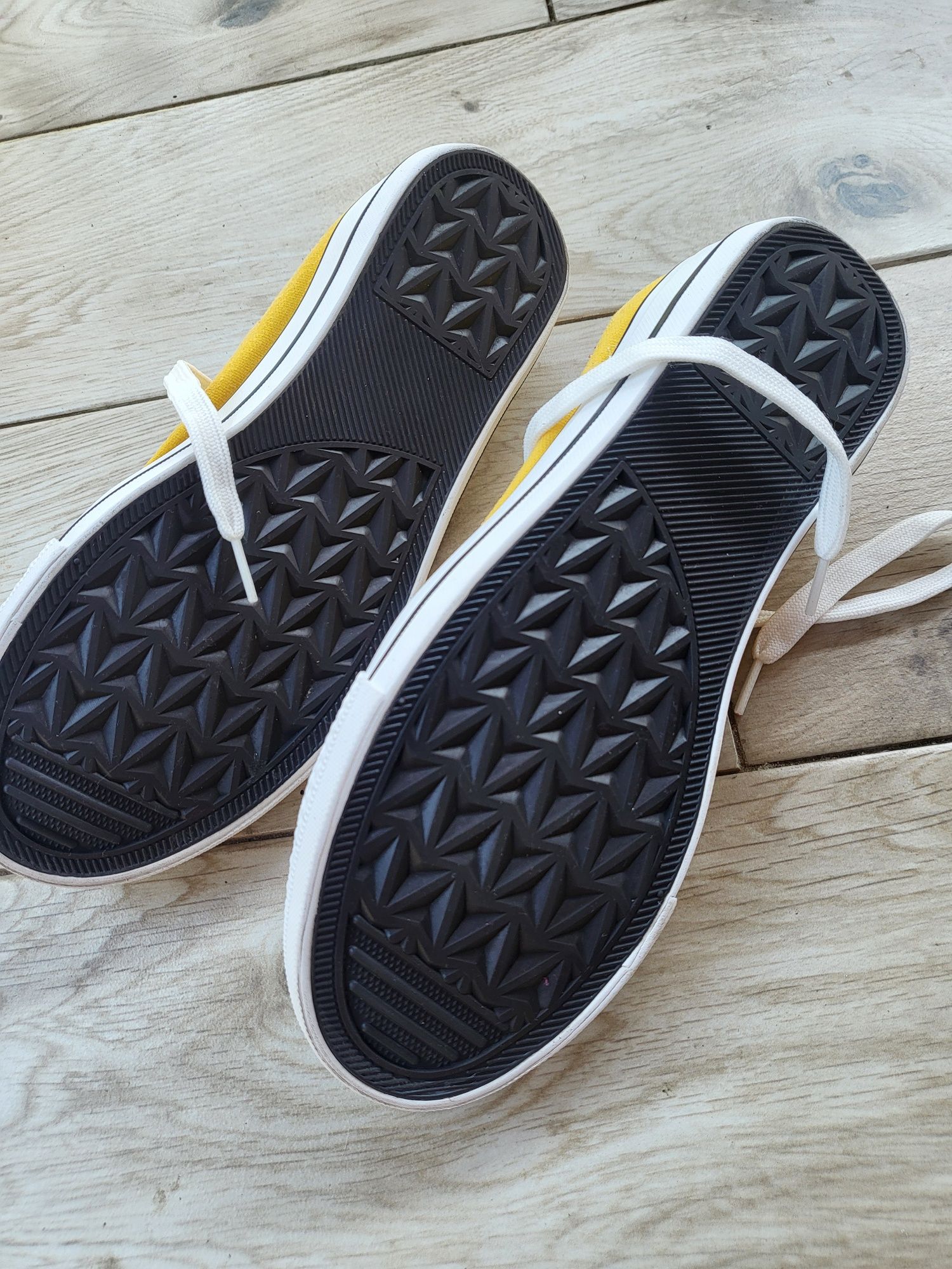 Trampki tekstylne jak nowe Sinsay